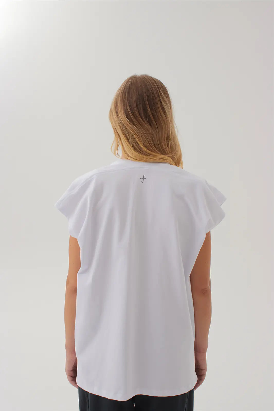 V-Shape Tee Snowwhite